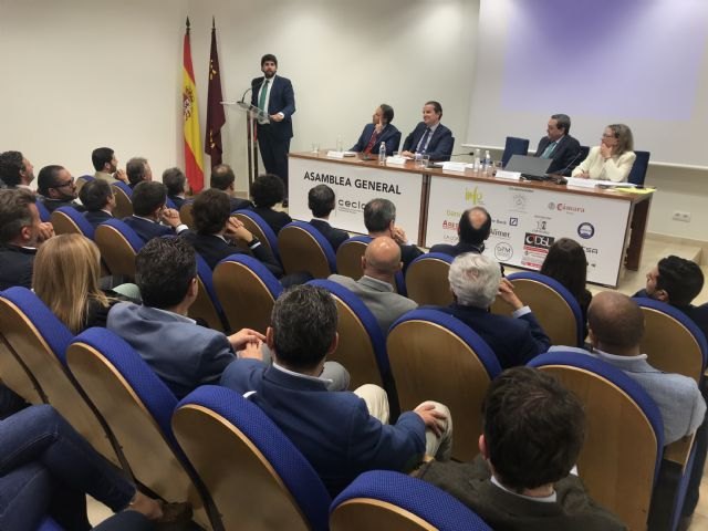 López Miras: Con valentía y esfuerzo, aquella ciudad devastada por los terremotos es hoy una Lorca mucho más moderna y mejor - 1, Foto 1