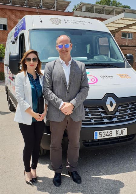 El Centro de Educación Especial Eusebio Martínez ya dispone de un vehículo adaptado para sus desplazamientos - 2, Foto 2