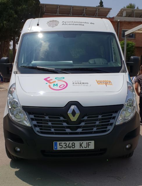 El Centro de Educación Especial Eusebio Martínez ya dispone de un vehículo adaptado para sus desplazamientos - 3, Foto 3