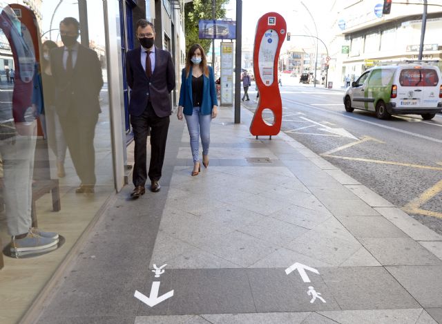 Más de 30.000 m2 señalizados con indicaciones peatonales que fomentan el distanciamiento físico - 2, Foto 2