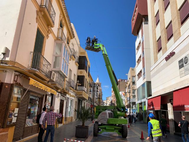 Lorca retoma la colocación de toldos en varias calles peatonales del centro - 1, Foto 1