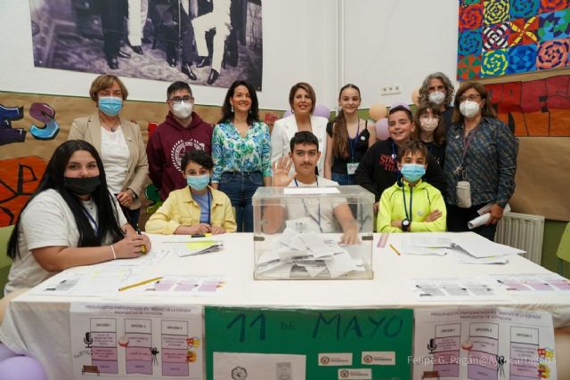 Los presupuestos participativos se votan hoy en el IES Jiménez de la Espada - 1, Foto 1