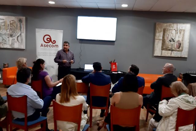 El desayuno de mayo de ASECOM trata la ley de protección de datos - 2, Foto 2