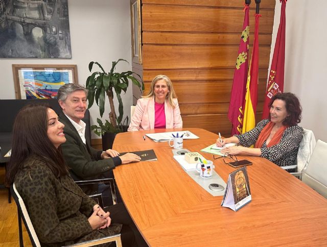 El Ayuntamiento de Murcia refuerza su apuesta por el emprendimiento a través de la empresa familiar y firma un convenio con AMEFMUR - 1, Foto 1