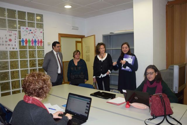 La Comunidad convoca ayudas por valor de 300.000 euros para orientar a parados con discapacidad - 1, Foto 1