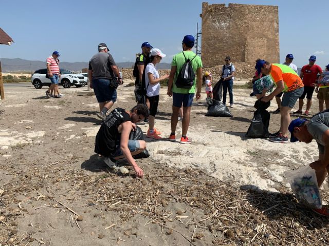 Cerca de medio centenar de personas participan en la Ruta del Día del Medio Ambiente - 1, Foto 1