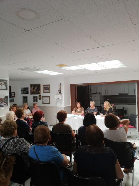 La Asociación de Amas de Casa acogen un ciclo sobre farmacia, dietética y nutrición - 1, Foto 1