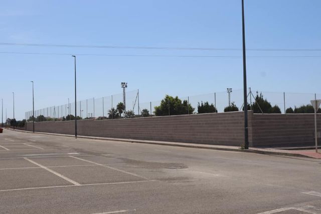 Finaliza la construcción del muro perimetral del campo de fútbol Muñoz Calero de Águilas - 1, Foto 1