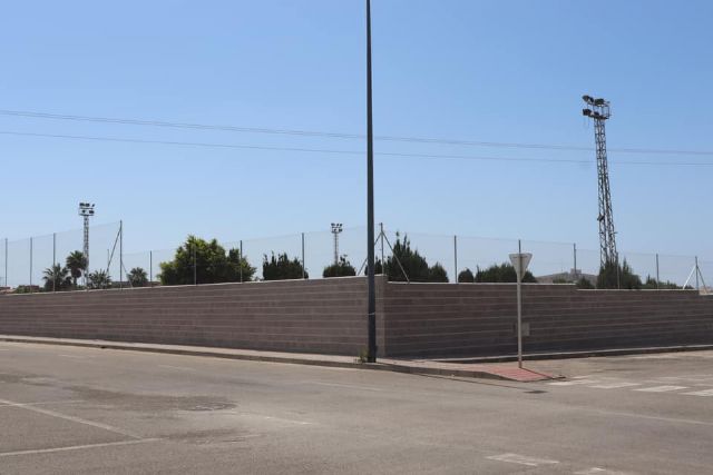 Finaliza la construcción del muro perimetral del campo de fútbol Muñoz Calero de Águilas - 2, Foto 2