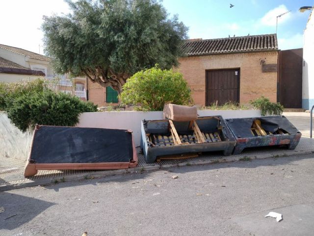 MC: La desidia del Gobierno en mantenimiento inunda de suciedad y maleza la diputación de La Palma - 4, Foto 4