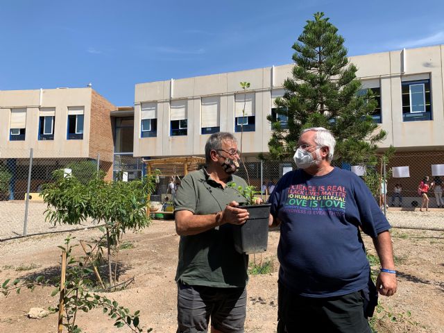 La concejalía de Educación Medioambiental dona ejemplares del Manzano de la Cuesta de Gos a los Centros Educativos aguileños con Huerto Escolar conveniado - 3, Foto 3