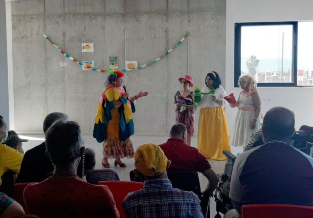 La Concejalía de Política del Mayor recupera la actividad de los Abuelos Cuentacuentos con una programación de visitas a colegios, guarderías y residencias - 4, Foto 4
