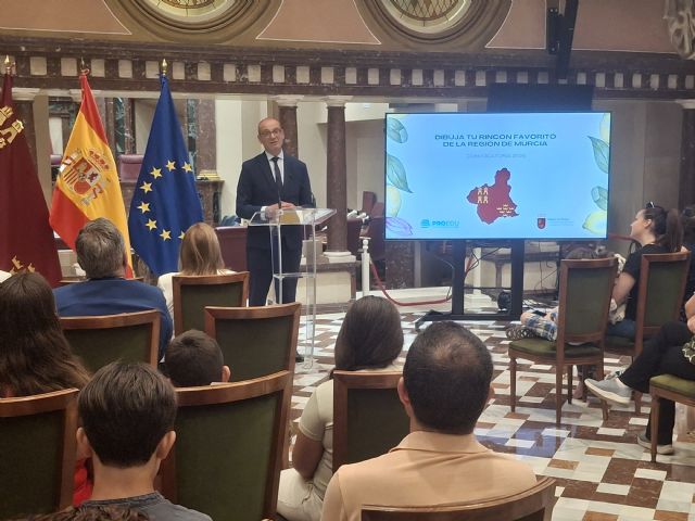 El Gobierno regional premia a 12 alumnos por sus dibujos sobre el mejor rinc�n de la Regi�n, Foto 4