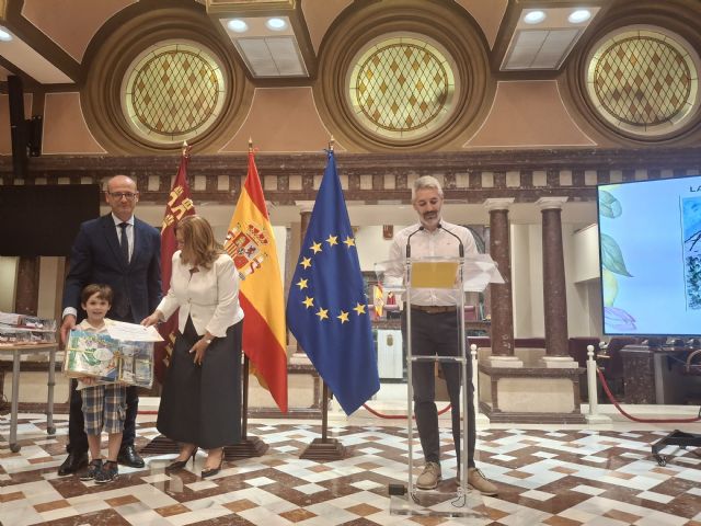 El Gobierno regional premia a 12 alumnos por sus dibujos sobre el mejor rinc�n de la Regi�n, Foto 5