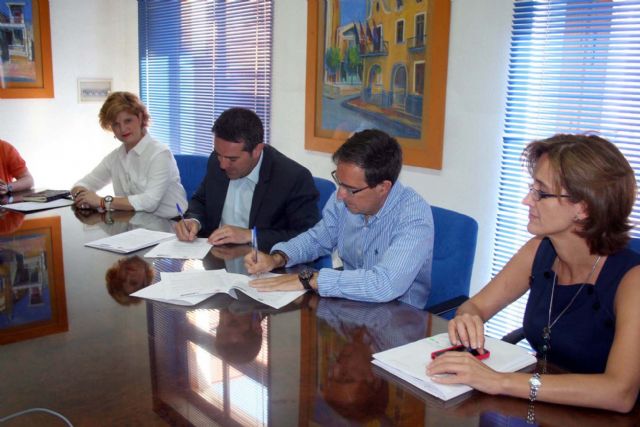 El alcalde y el director de concesiones de HIDROGEA en la Región firman un Convenio de Colaboración - 1, Foto 1