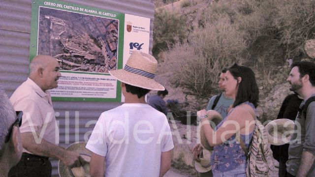 Comienza el Campo de trabajo en el yacimiento de Las Paleras en el Cerro del Castillo, Foto 2