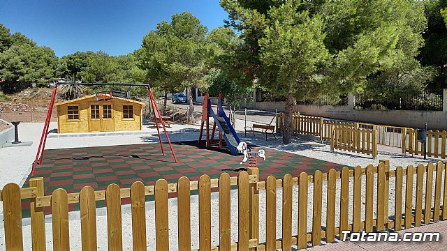 Finalizan las obras del área de juegos infantiles en la urbanización La Charca - 1, Foto 1