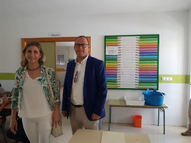 La Alcaldesa de Molina de Segura visita el servicio gratuito de Comedor Escolar de verano para menores cuyas familias carecen de recursos - 1, Foto 1