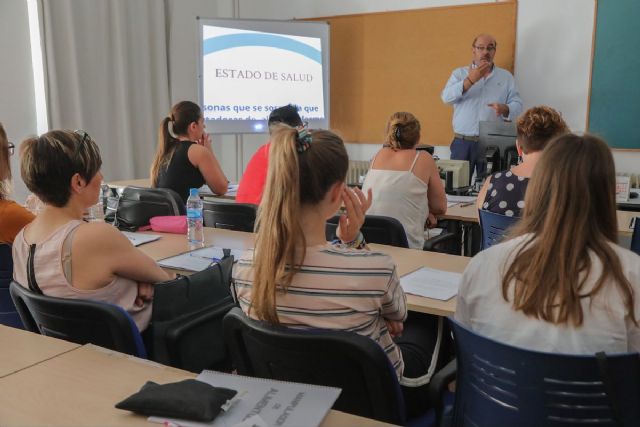 La ADLE forma a 30 personas para trabajar manipulando alimentos - 1, Foto 1