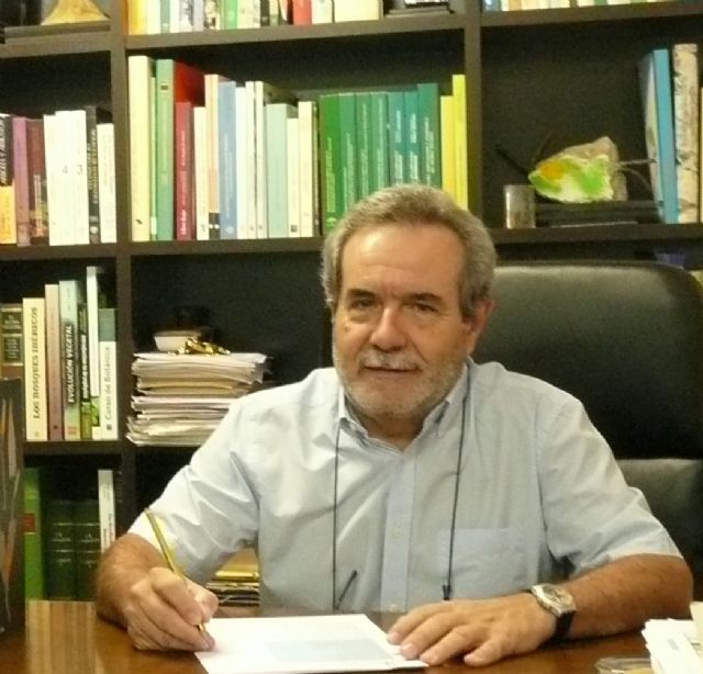 El catedrático de Botánica de la UMU Juan Guerra, distinguido con el premio Hattori a la mejor producción científica mundial en Briología - 1, Foto 1