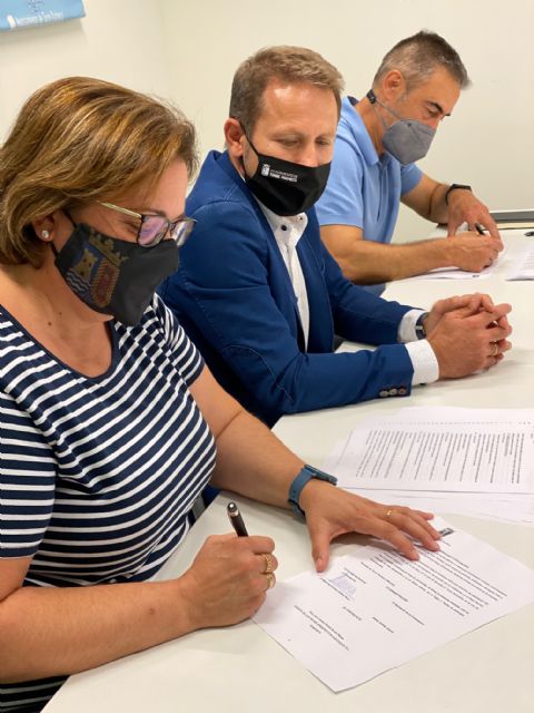 El Ayuntamiento de Torre Pacheco firma el contrato para la elaboración del Plan General Municipal de Ordenación Urbana de Torre Pacheco - 2, Foto 2