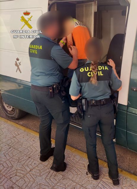 Cuatro guardias civiles detienen in fraganti  al presunto autor de un hurto en Mazarrón, Foto 3