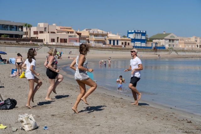 Las playas de Cartagena se llenan de actividades deportivas gratuitas este verano - 1, Foto 1