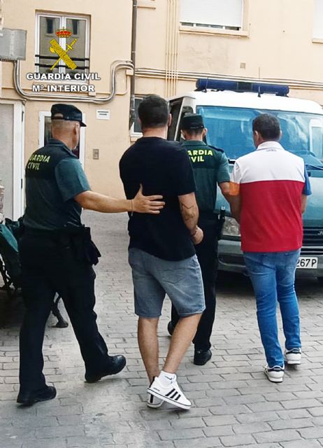La Guardia Civil detiene a tres personas por los daños ocasionados en el oleoducto Cartagena-Puertollano a su paso por Calasparra - 2, Foto 2