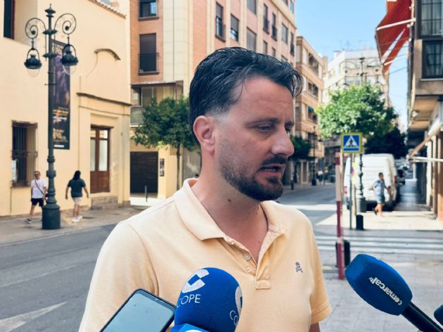El Gobierno de Lorca renueva más de medio centenar de luminarias de la calle Nogalte - 2, Foto 2
