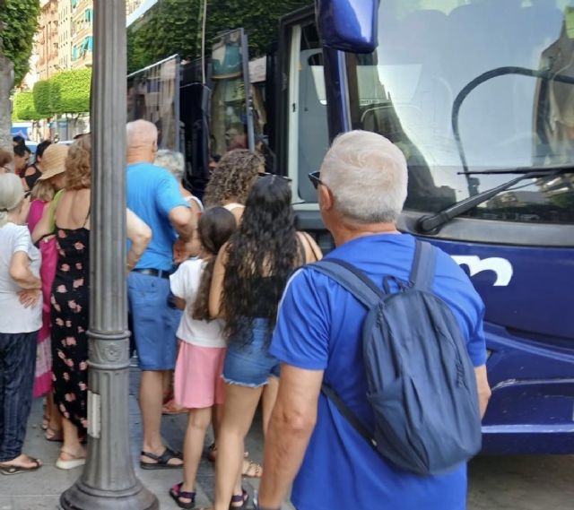 El Equipo de Gobierno del PP, un verano más, se olvida de la accesibilidad en el autobús a la playa - 2, Foto 2