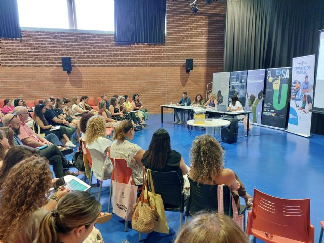 La Red de Orientación de Empleo refuerza la coordinación para mejorar la orientación laboral de los jóvenes en Murcia La Red de Orientación de Empleo refuerza la coordinación para mejorar la orientación laboral de los jóvenes en Murcia