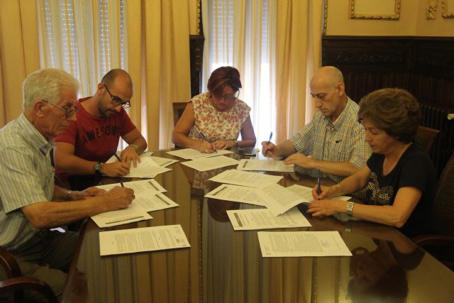 Firmados los convenios de colaboración entre Ayuntamiento y colectivos festeros - 1, Foto 1