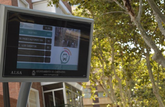 Los usuarios ya pueden saber el tiempo de espera de los autobuses a través de pantallas informativas - 1, Foto 1