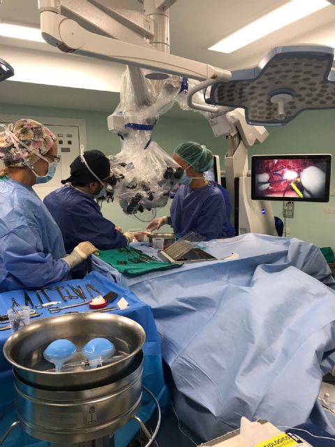 La Arrixaca incorpora un nuevo microscopio quirúrgico que permitirá duplicar el número de intervenciones de Neurocirugía - 1, Foto 1