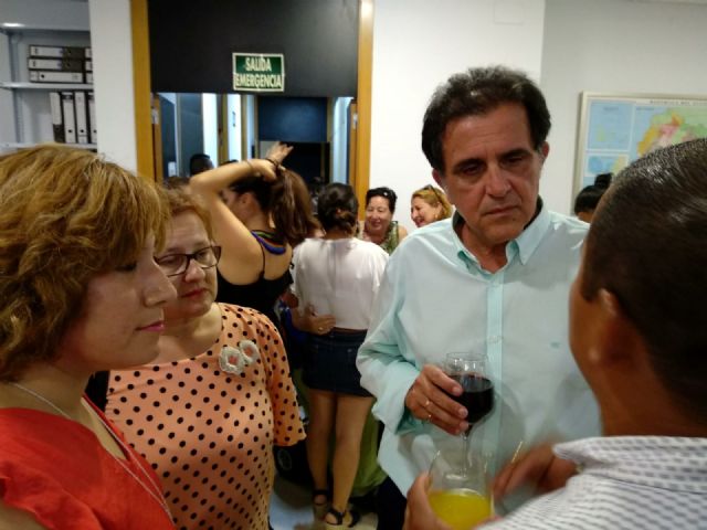 Serrano incide en poner en marcha medidas institucionales que faciliten la integración y la convivencia de los inmigrantes - 3, Foto 3