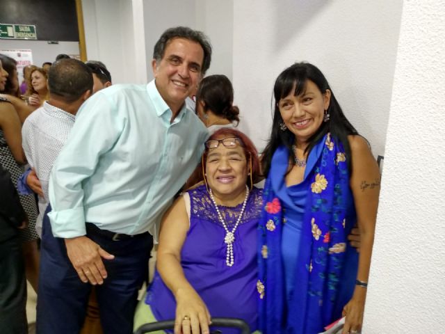 Serrano incide en poner en marcha medidas institucionales que faciliten la integración y la convivencia de los inmigrantes - 5, Foto 5