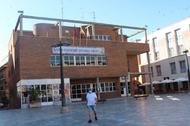 The Municipal Social Centers for the Elderly in the Balsa Vieja square remain closed until September, Foto 4