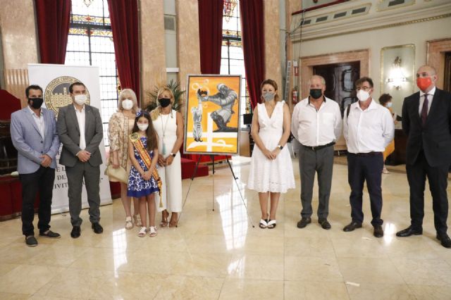 Un cartel con fondo anaranjado retrata la fiesta de Moros y Cristianos a través de la alegría, el optimismo, la vitalidad y la templanza - 2, Foto 2