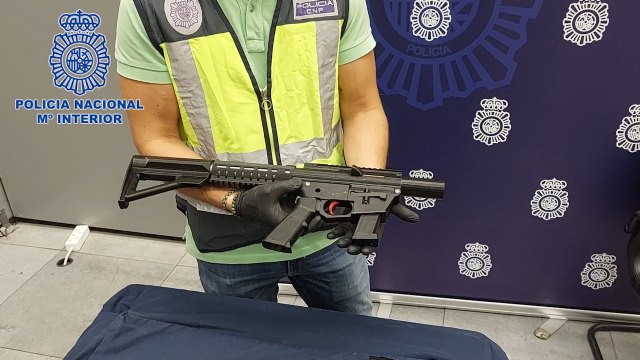 La Policía Nacional interviene un subfusil AR9 ensamblado con piezas impresas en 3D - 1, Foto 1