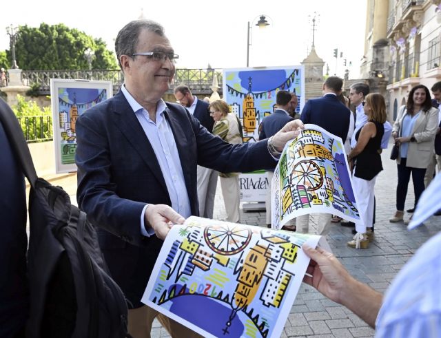 Esteban Linares, autor del cartel de la Feria de Murcia es el pintor encargado de llenar de color y alegría las calles de Murcia con su trabajo - 2, Foto 2
