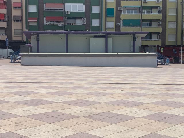 El Alcalde de Molina de Segura acaba con las pinturas y murales Estrellas en Conserva de la Plaza de España - 3, Foto 3