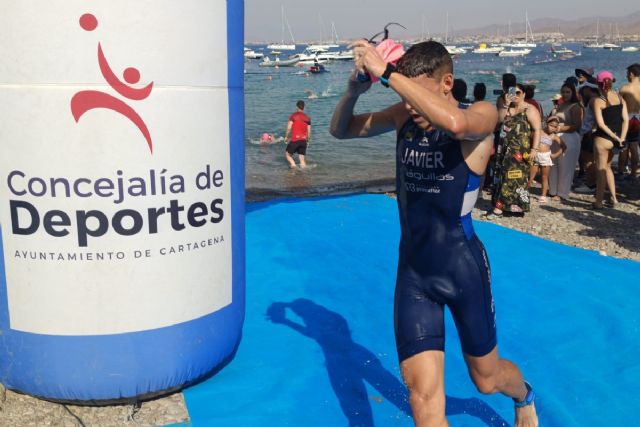 Más de 250 deportistas compiten en el acuatlón solidario de La Azohía - 1, Foto 1