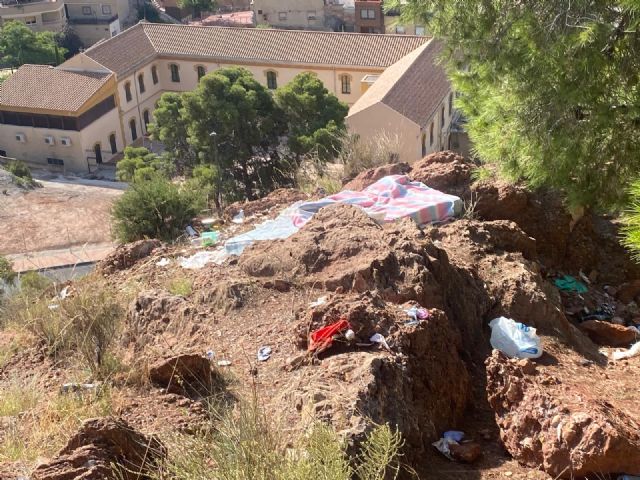 El PSOE Lorca denuncia el estado de abandono y deterioro de la 'Ruta de las ermitas' junto al barrio de San Pedro - 4, Foto 4