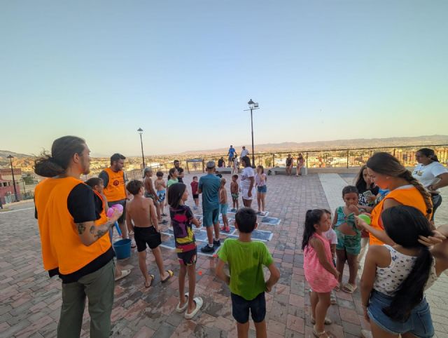 Decenas de niños participan este verano en las actividades educativas y lúdicas previstas para dinamizar el barrio de San Pedro y su entorno - 3, Foto 3