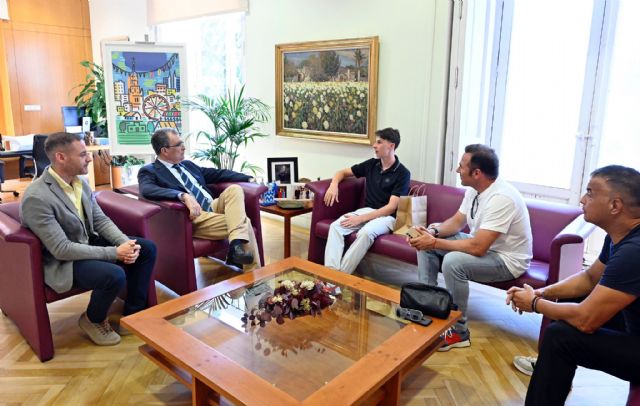 El Ayuntamiento de Murcia reconoce la trayectoria de Máximo Quiles, el joven piloto murciano que brilla en el Mundial de Moto3 - 2, Foto 2