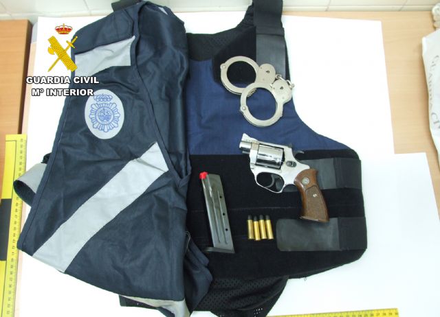 La Guardia Civil desmantela un grupo criminal que asaltó a punta de pistola un comercio en Cartagena - 3, Foto 3
