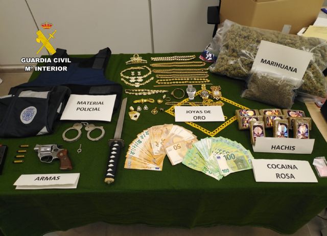 La Guardia Civil desmantela un grupo criminal que asaltó a punta de pistola un comercio en Cartagena - 4, Foto 4