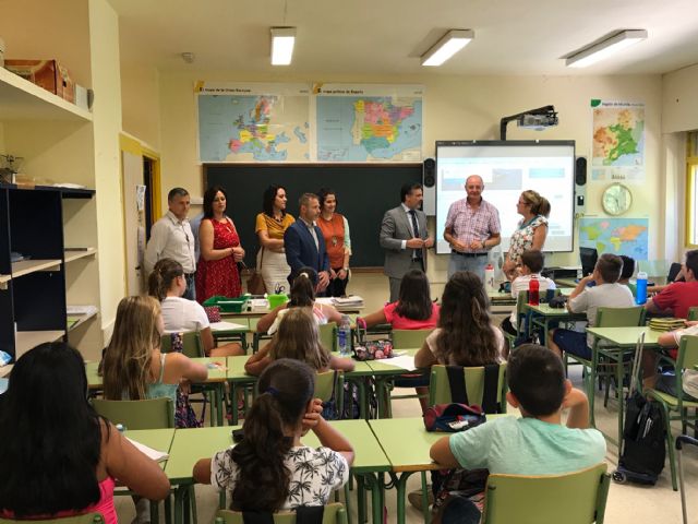 Alumnos y alumnas de Educación Infantil y Primaria de Torre-Pacheco empiezan el curso escolar - 2, Foto 2