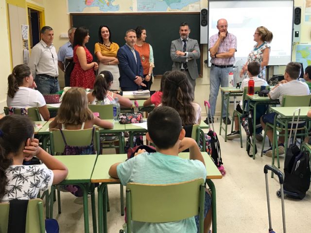 Alumnos y alumnas de Educación Infantil y Primaria de Torre-Pacheco empiezan el curso escolar - 4, Foto 4