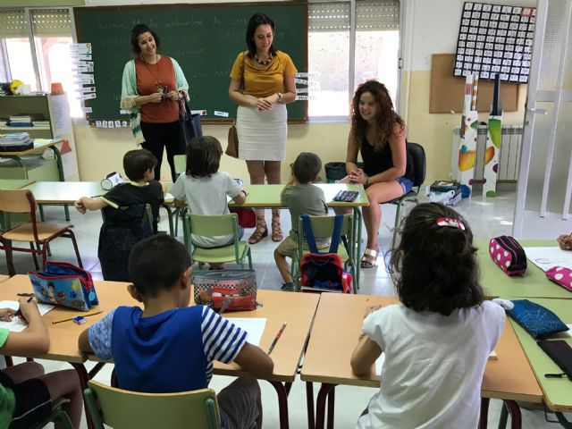 Visitan el colegio de Los Meroños, en la apertura del curso escolar - 2, Foto 2